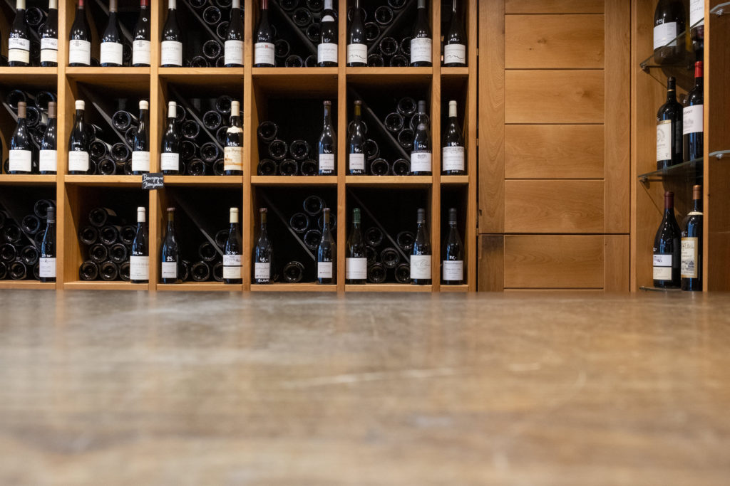 Casiers à vins réalisés sur mesure pour l'aménagement d'une cave à vins