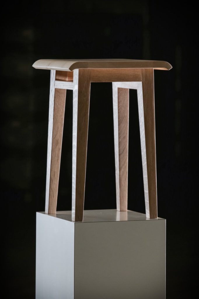 Tabouret en chêne et érable