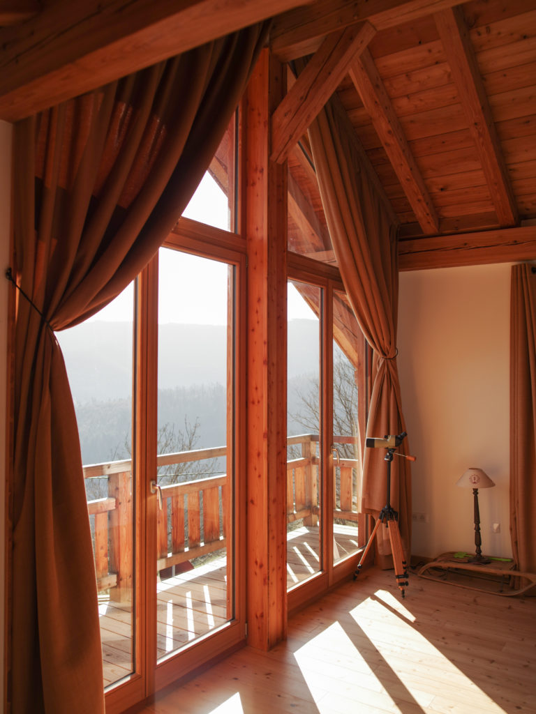 chambre agencée en bois de mélèze